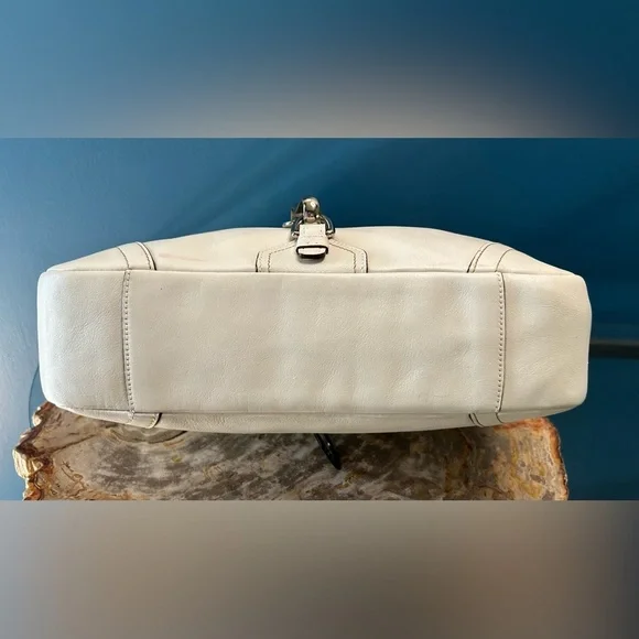 Vintage COACH Hamptons Hobo Clip Flap Chalk White Leather 8A67 EUC - Picture 11 of 16